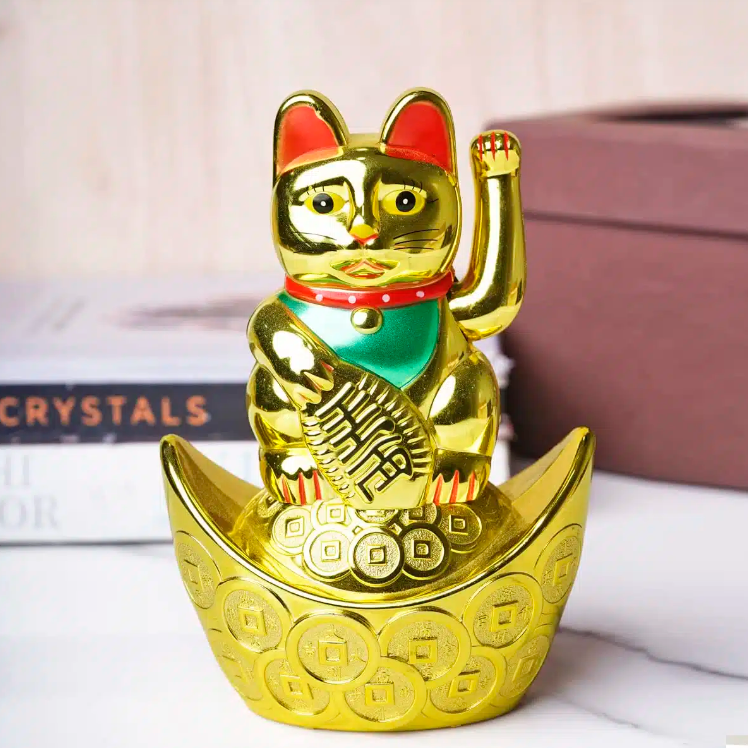 Handwaving Cat for Good Luck and Wealth