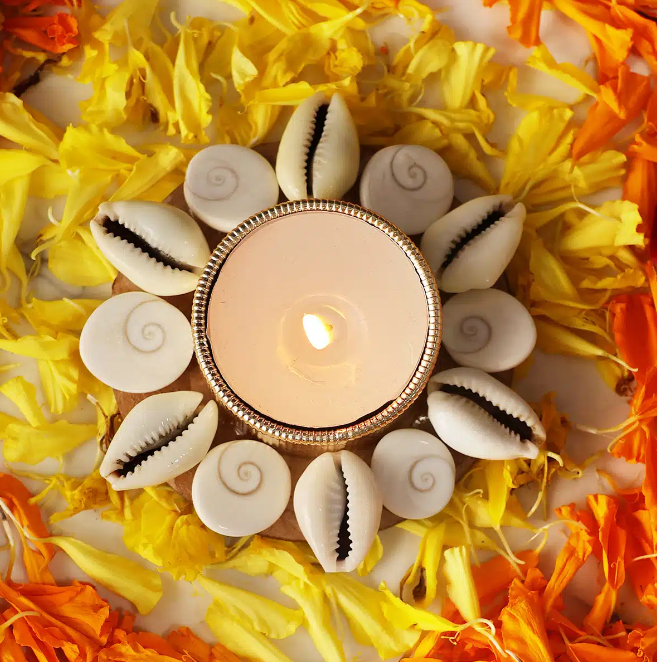 Laxmi Kaudi With Gomti Chakra Candle Holder Diya