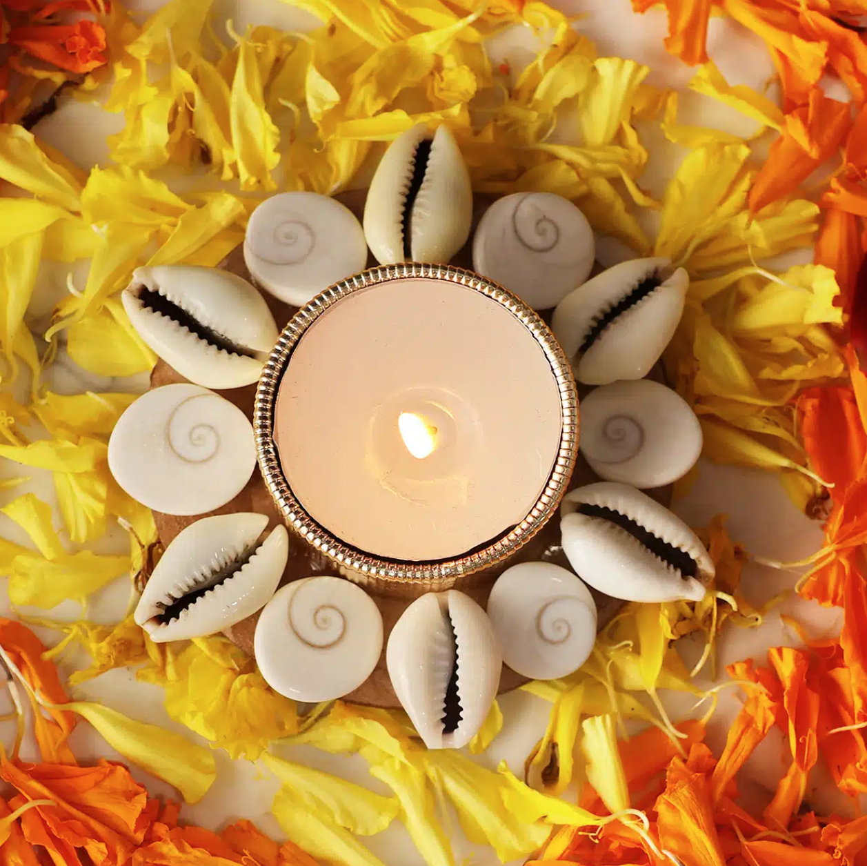 Laxmi Kaudi With Gomti Chakra Candle Holder Diya