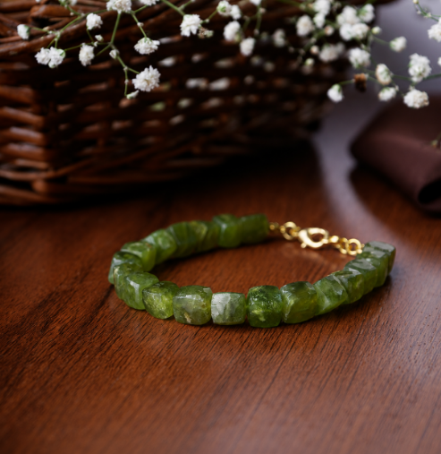 Vesuvianite Cube Beads Bracelet