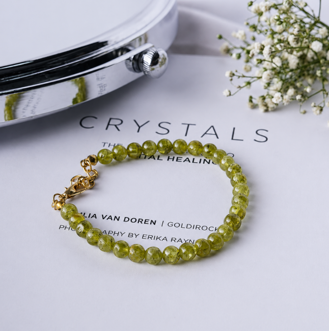 Peridot 6mm Beads Chain Bracelet (Synthetic)